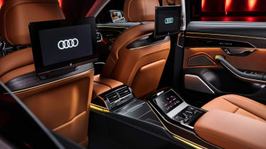 Audi A8 facelift - rear screens