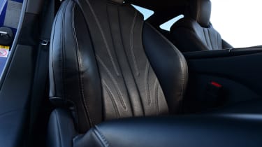 Lexus LC 500h - front seats