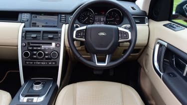 Land Rover Discovery Sport - dash