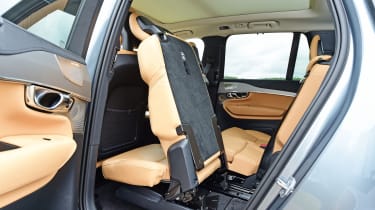 Volvo XC90 - middle row seats