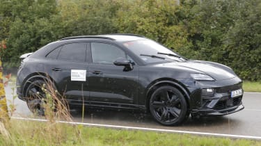All-electric Porsche Macan - side tracking 