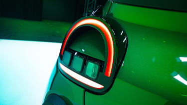 Renault Twingo - studio rear light