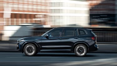 New BMW iX3 2021 facelift panning