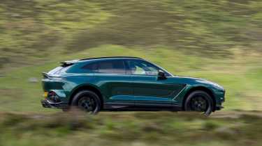 Aston Martin DBX707 - side