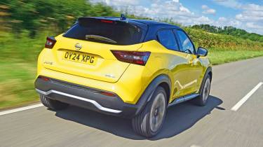 Nissan Juke - rear tracking shot