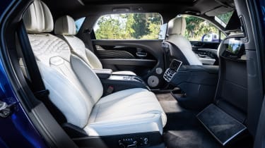 Bentley Bentayga EWB Mulliner - rear seats