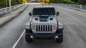 Jeep%20Wrangler%204xe%20plug-in%20hybrid%202020-13.jpg