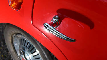 Frisky Family 3 - door handle