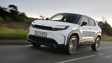 Toyota Urban Cruiser - front tracking