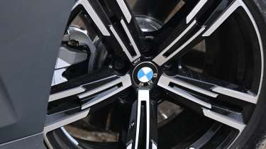 BMW 330e - wheel