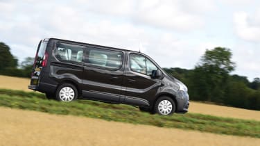 New Renault Trafic Passenger 2020 review