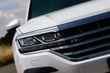 Volkswagen Touareg - front light