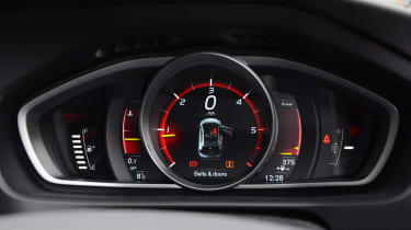 Volvo V40 long-term - first report dials