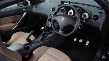 Peugeot RCZ GT interior