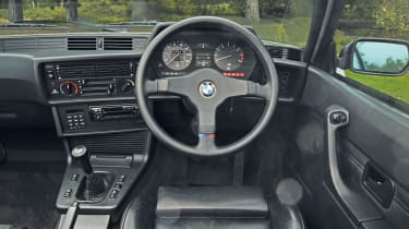 BMW M635 CSi dash
