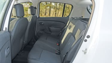 Dacia Sandero Access rear seats