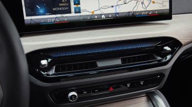 BMW i4 facelift - centre console