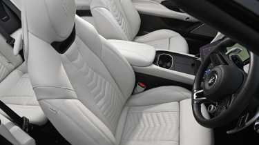 Maserati GranCabrio Trofeo - front seats