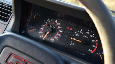 Peugeot 205 GTI - dials