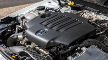 Mercedes CLA - engine