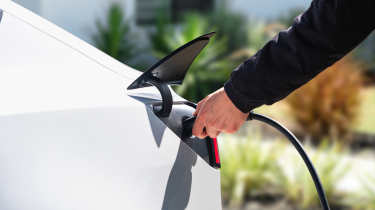 Tesla Model 3 Standard - charging