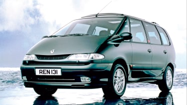 A front view of a Renault Escape III