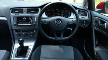 Volkswagen Golf 1.2 S dash