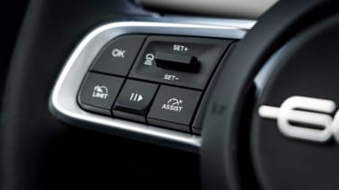 Fiat 600e - steering wheel controls