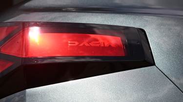 Dacia Duster Hybrid - rear light