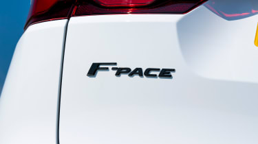 Jaguar F-Pace - badge