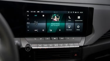 Vauxhall Astra Sports Tourer Electric - infotainment screen
