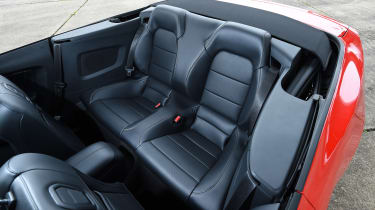 Ford Mustang 2.3 Convertible - rear seats
