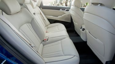 Hyundai Genesis 2015 - rear seats