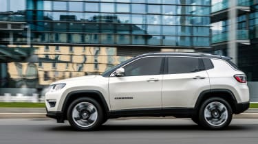 2017 Jeep Compass - side motion