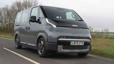 Kia PV5 - front tracking