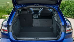 Volkswagen Arteon R Shooting Brake - boot seats down