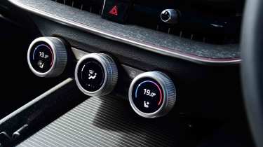 Skoda Superb hatch - &#039;Smart Dials&#039; detail