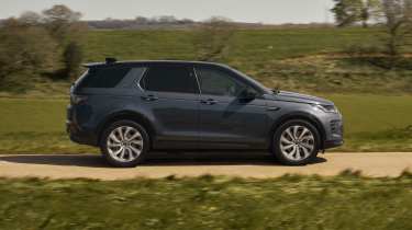 Land Rover Discovery Sport - side action
