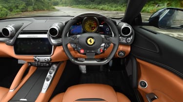 Ferrari GTC4 Lusso - dash