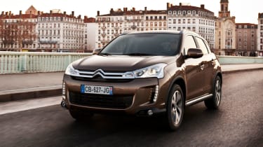 Citroen C4 Aircross front tracking