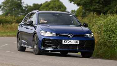 Volkswagen Passat - front cornering