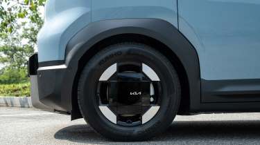 Kia PV5 - wheel