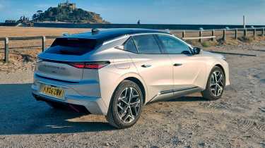 DS No4 Hybrid - rear 3/4