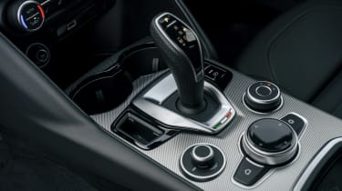 Alfa Romeo Giulia - centre console