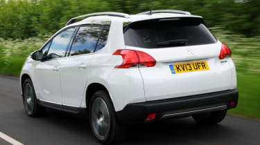 Peugeot 2008 rear tracking