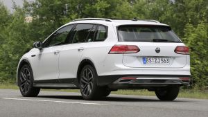 Volkswagen%20Golf%20Alltrack-11.jpg