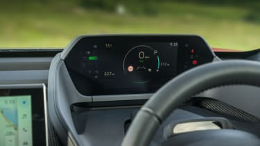 Toyota bZ4X FWD - dash screen