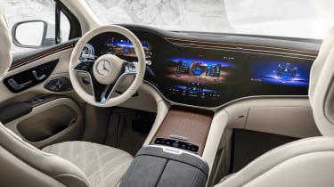 Mercedes EQS SUV - dash