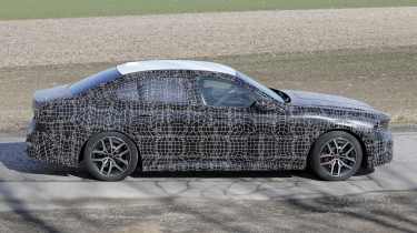 Facelifted BMW 5 Series - side 