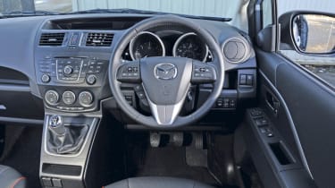 Mazda 5 interior